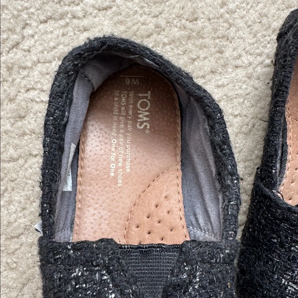 TOMS Black Tweed Slip-On Flats - Size 6 - Picture 2 of 8